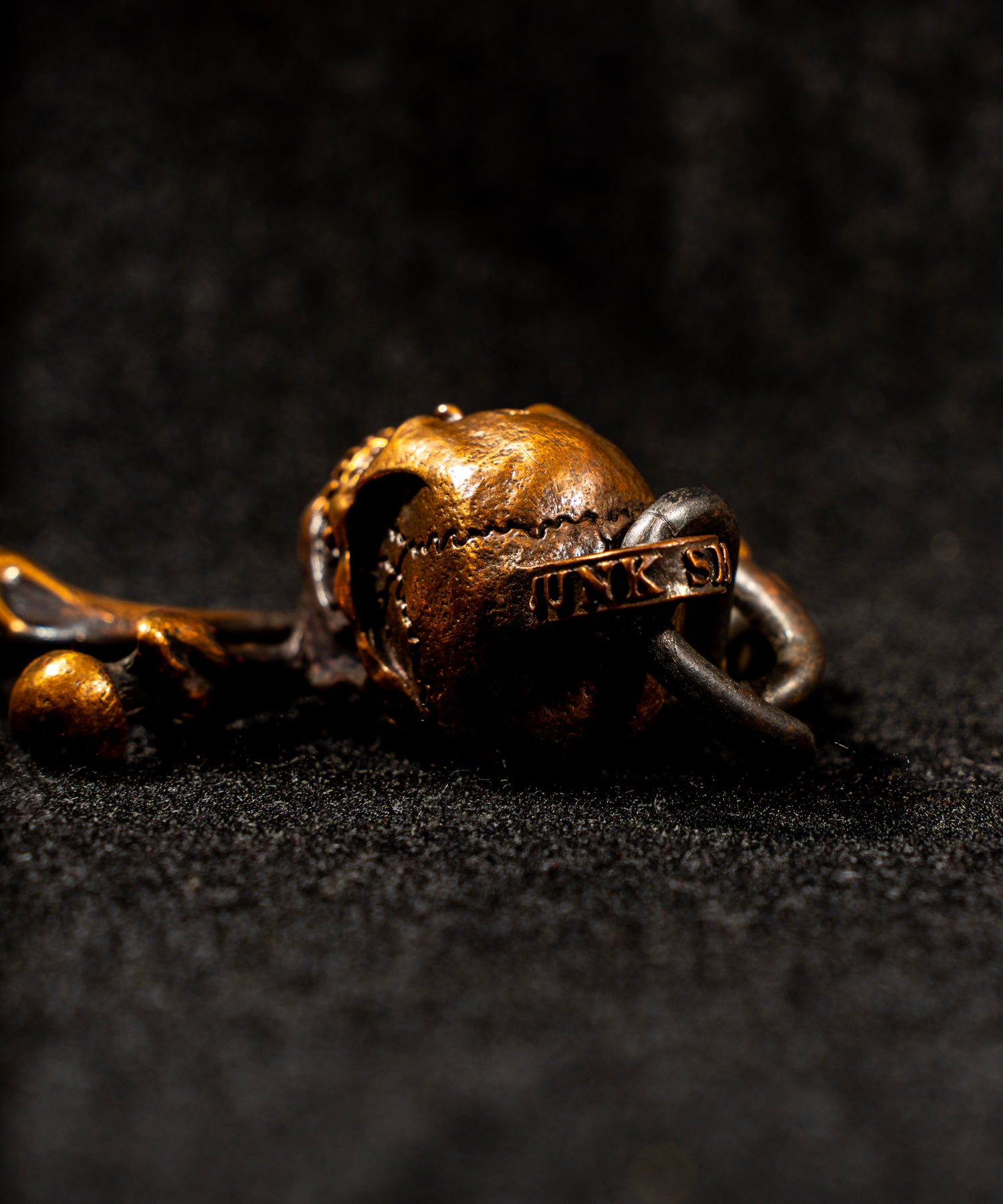 JUNK SMITH (ジャンクスミス)Good Luck Skull Head Keychain Crossbone 【Copper alloy】