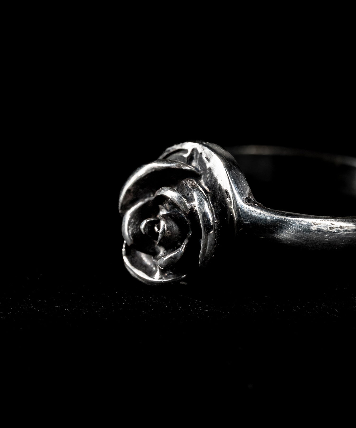 "Recoil"&co. (リコイルアンドコー)Rose Ball Ring