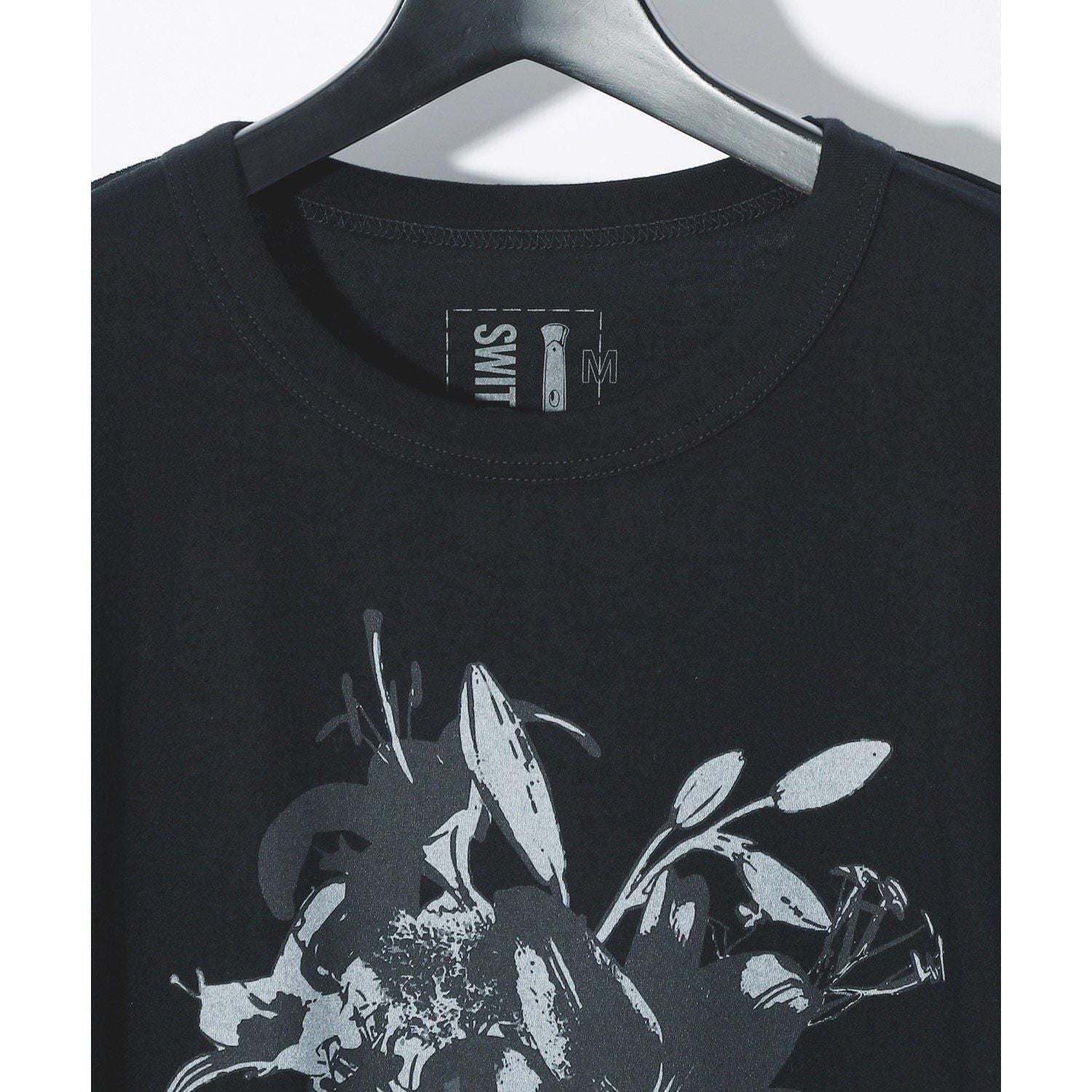 SWITCHBLADE （スイッチブレード） DARK LILIES GRAPHIC TEE w/POCKETS 