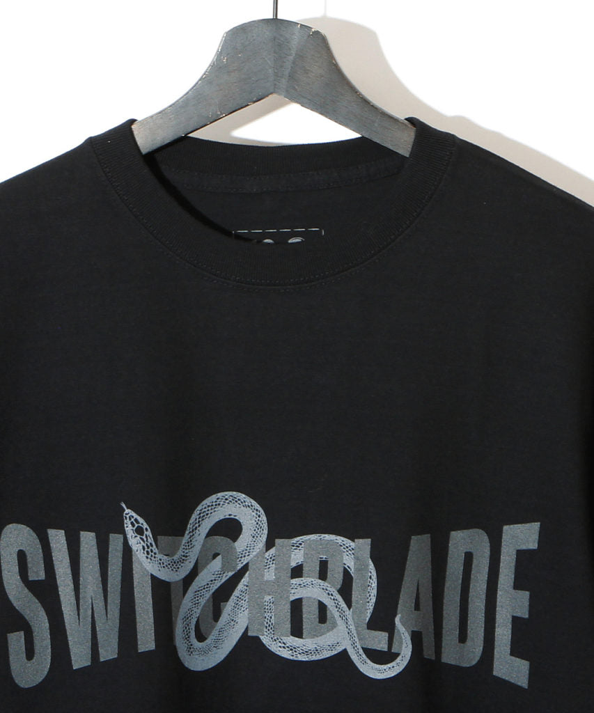 SWITCHBLADE (スイッチブレード) SNAKES AND CURVED LETTERS TEE【BLACK】