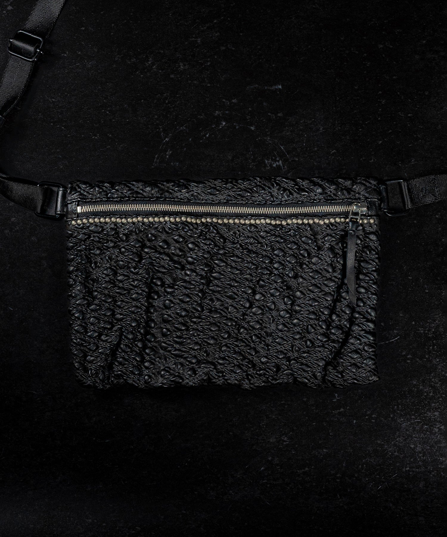 KMRii(ケムリ)Mutant Square Pouch