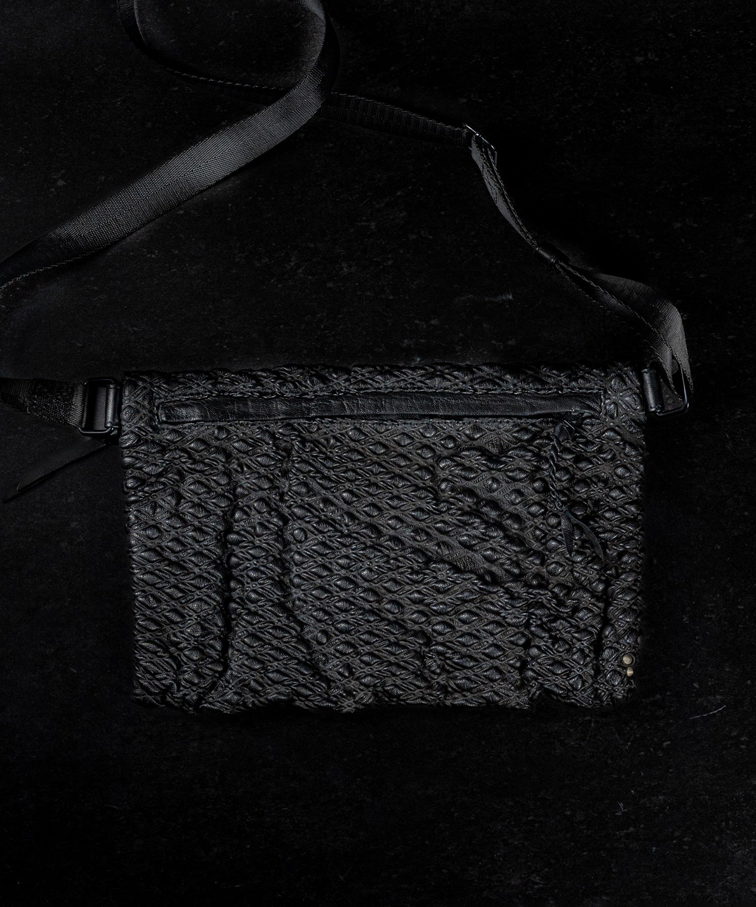 KMRii(ケムリ)Mutant Square Pouch