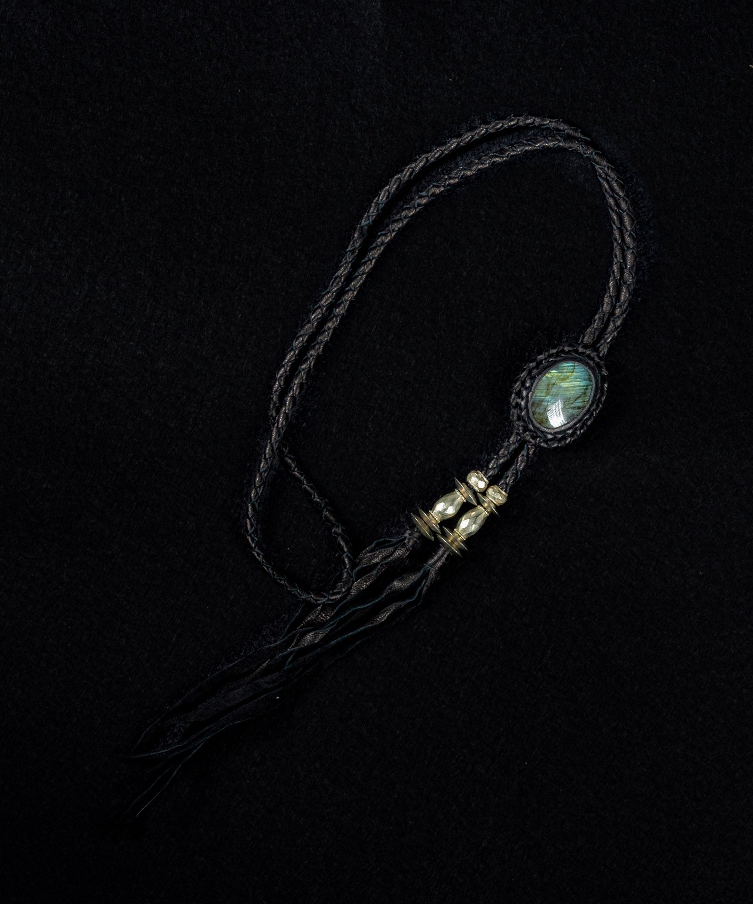 KMRii(ケムリ) Labradorite Loop Tie B