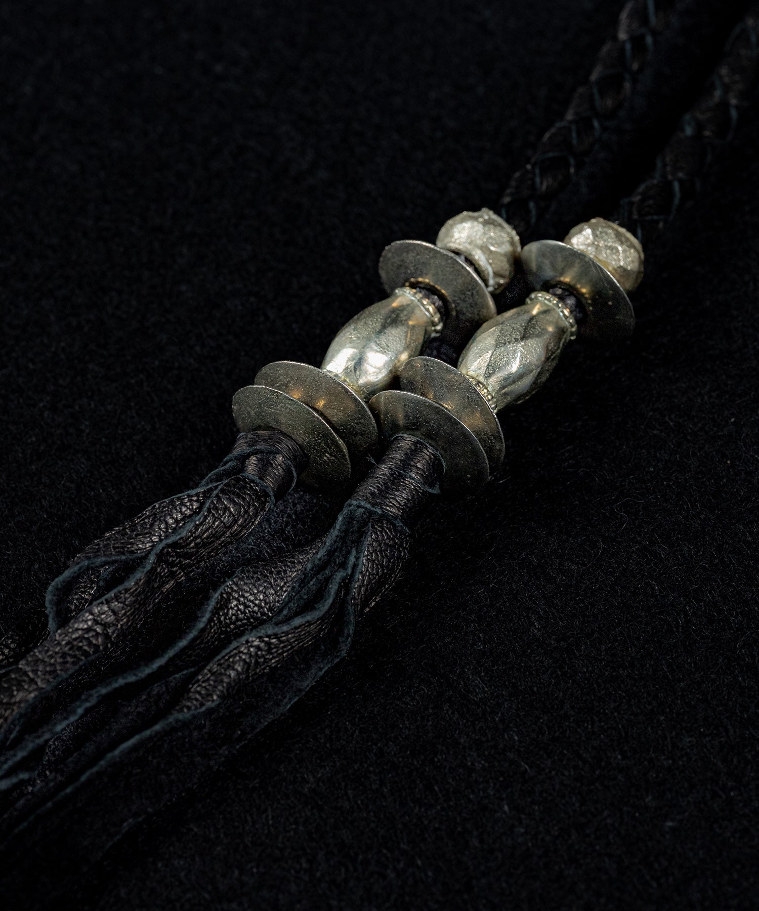 KMRii(ケムリ) Labradorite Loop Tie B