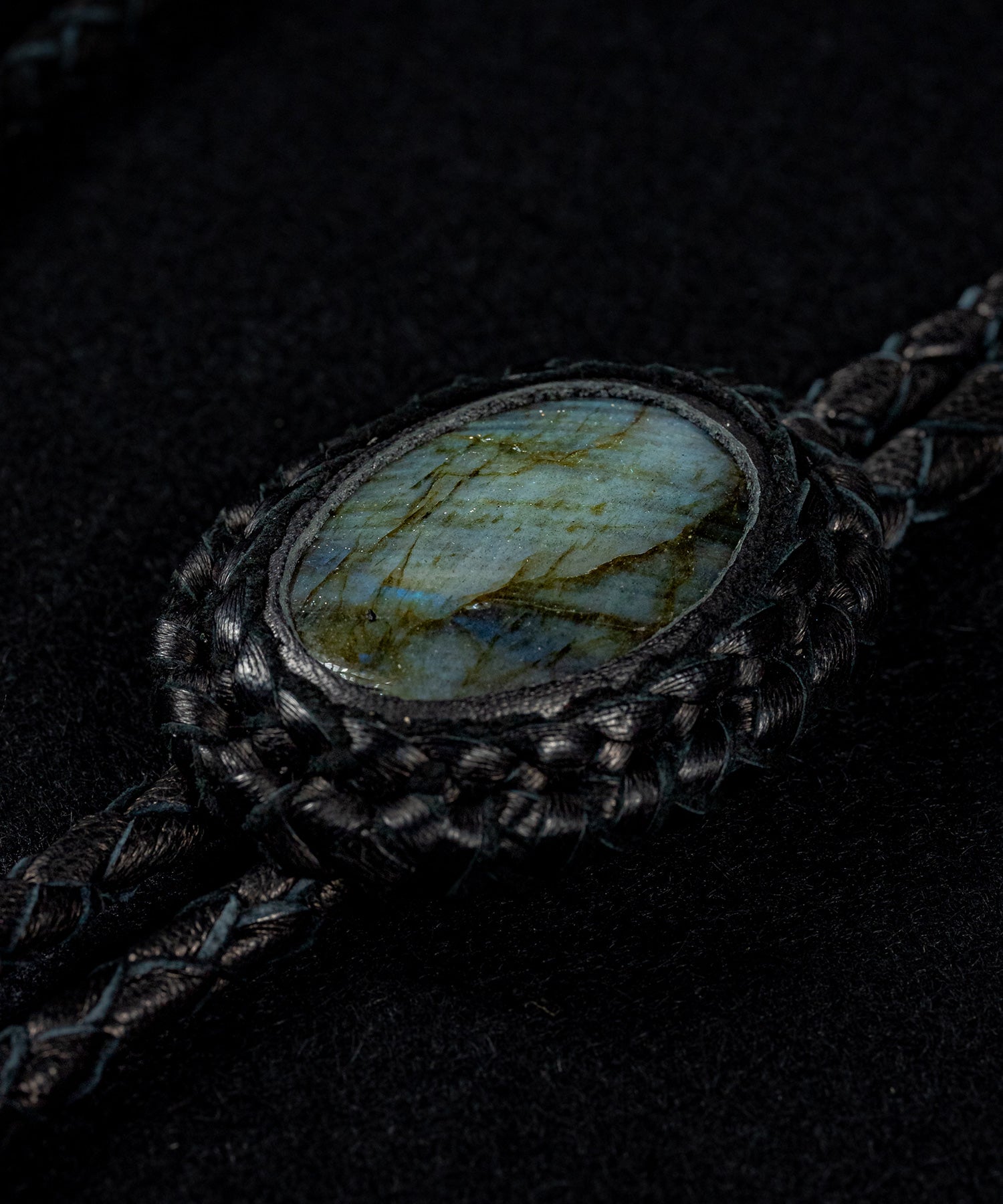 KMRii(ケムリ) Labradorite Loop Tie B