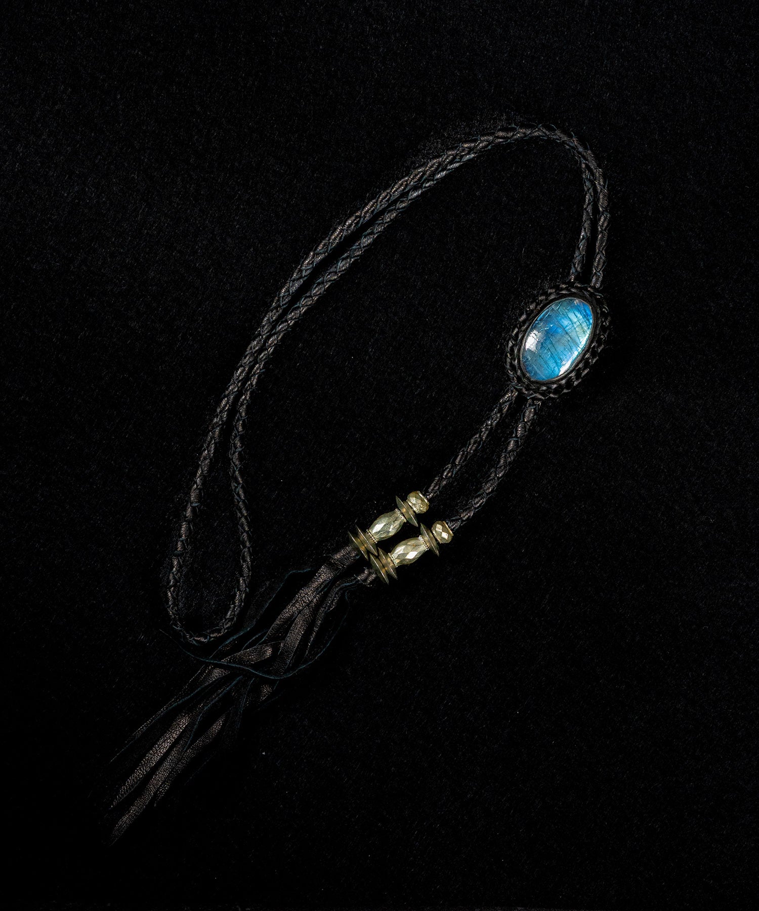 KMRii(ケムリ) Labradorite Loop Tie A