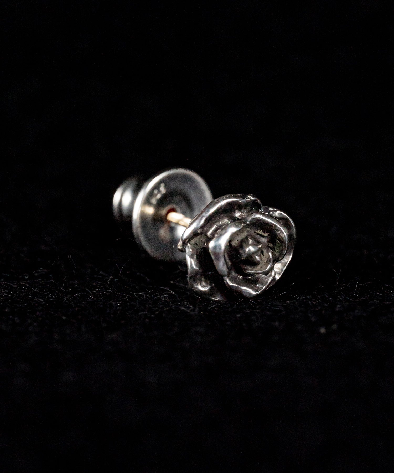"Recoil"&co. (リコイルアンドコー)Rose Earring