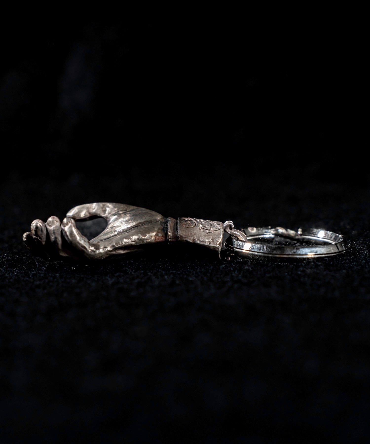 VITRIOL (ヴィトリオル)Shake Hands Keyring - Silver