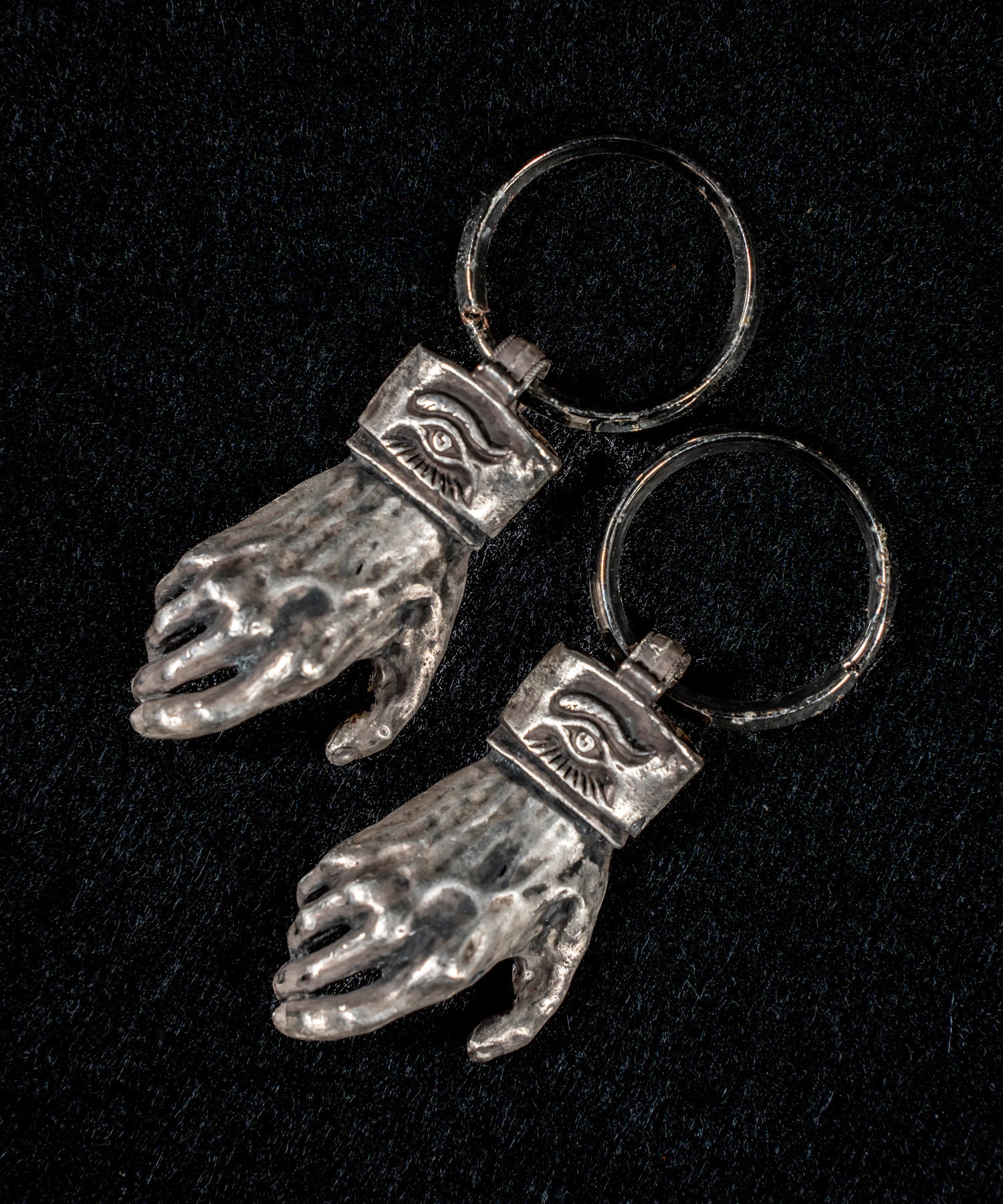 VITRIOL (ヴィトリオル)Shake Hands Keyring - Silver