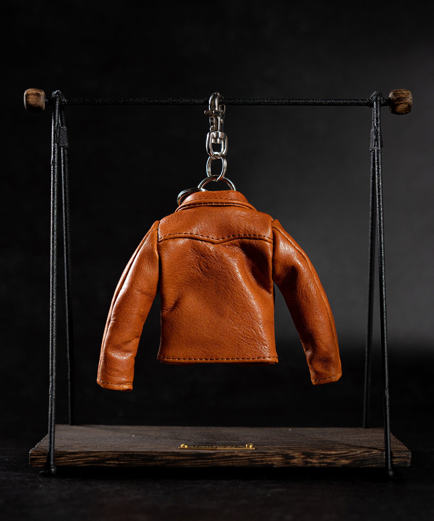 AIKO STYLE(アイコスタイル)ライダースジャケットキーホルダー 牛革 タンニン シングル SMALL