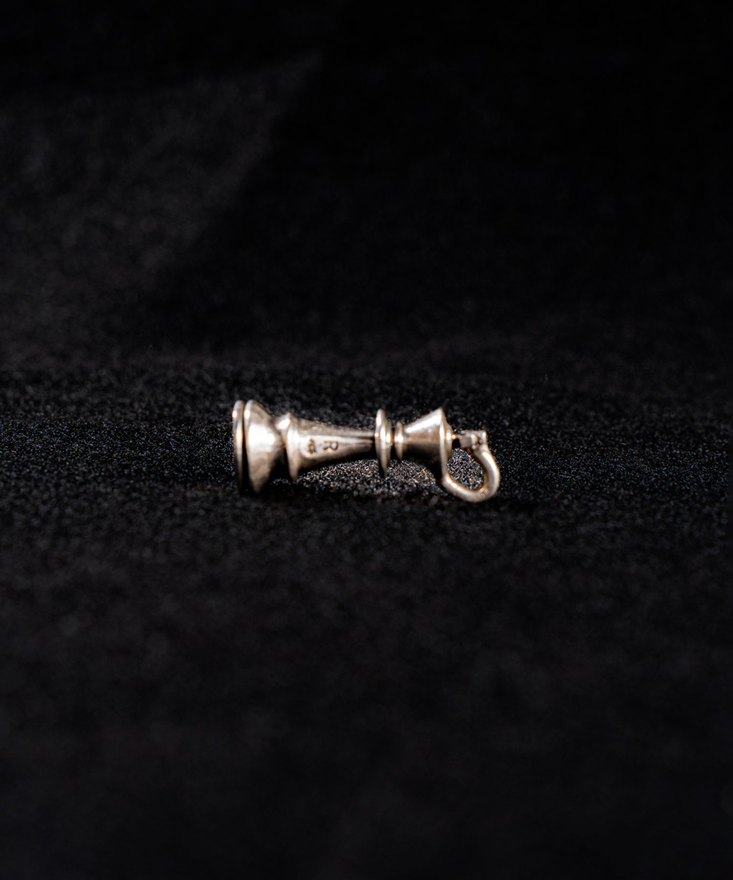 "Recoil"&co. (リコイルアンドコー)Chess Pendant King