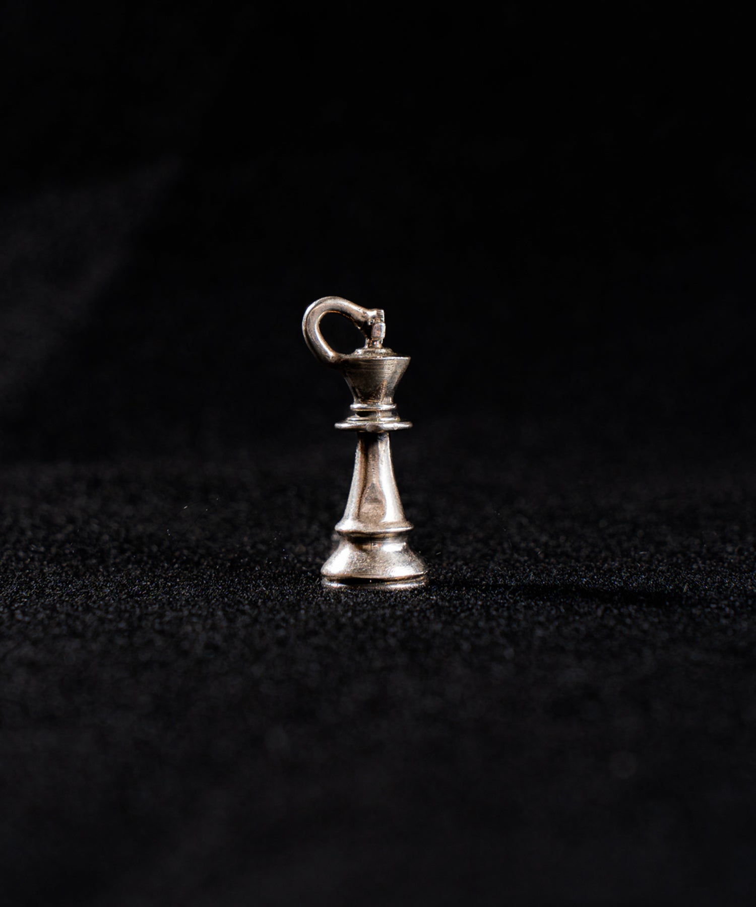 "Recoil"&co. (リコイルアンドコー)Chess Pendant King