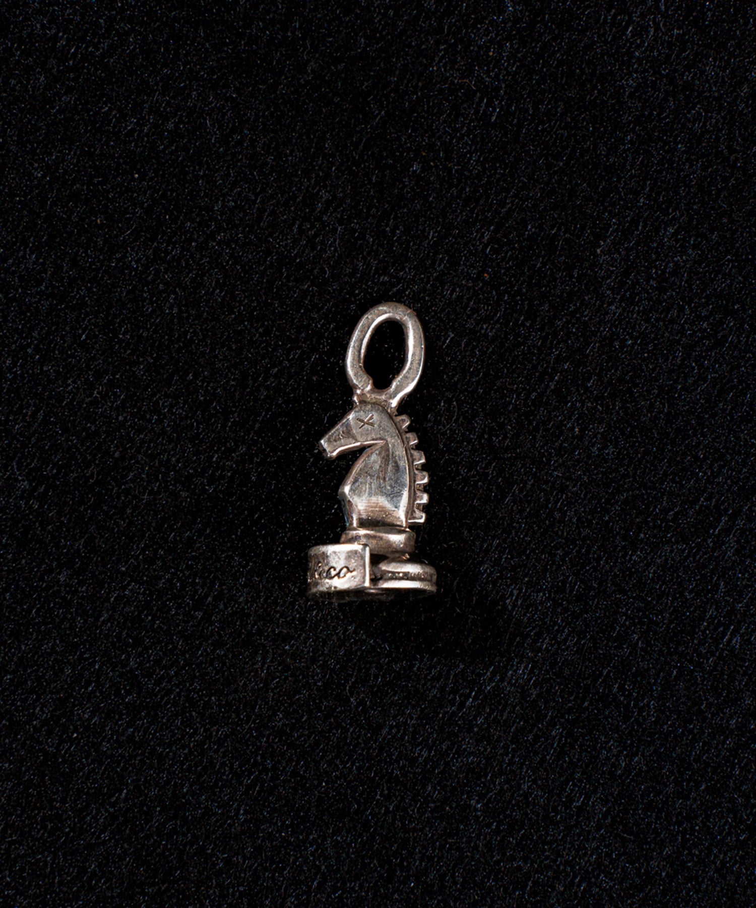 "Recoil"&co. (リコイルアンドコー)Chess Pendant Knight