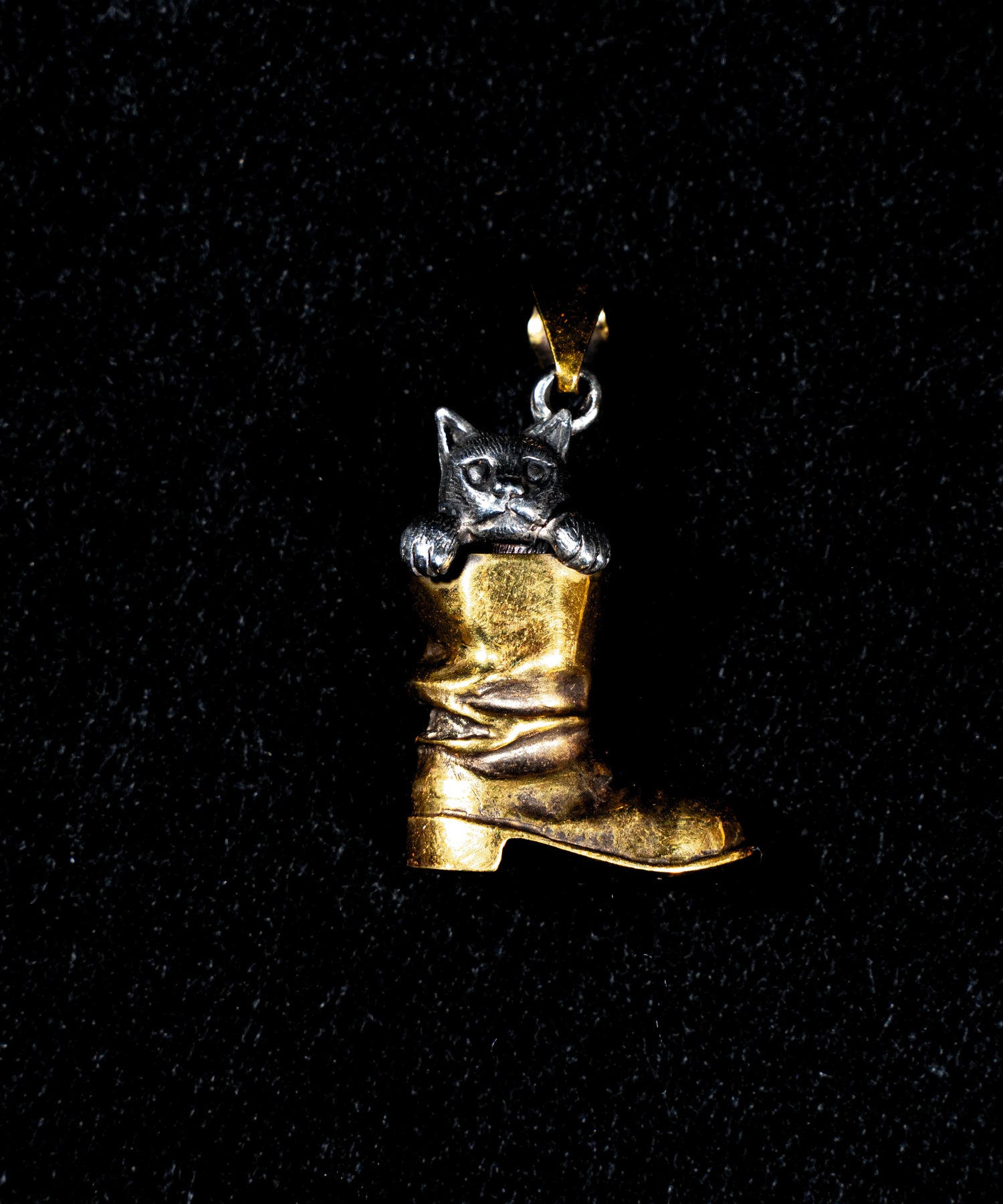 【受注生産】ROSH (ロッシュ)Cat In Boots Pendant top