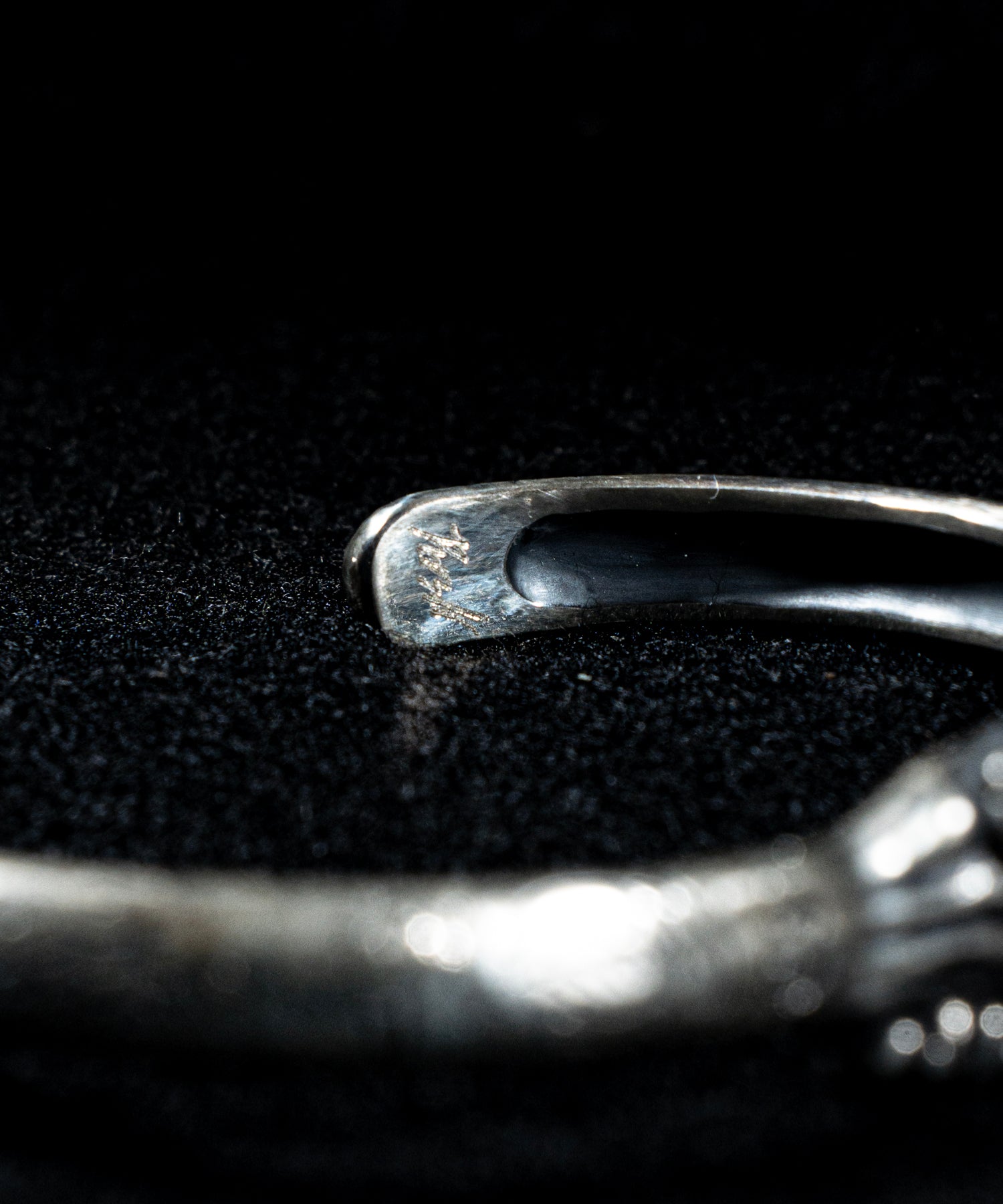 ROSH (ロッシュ)Shake Hands Bangle Silver