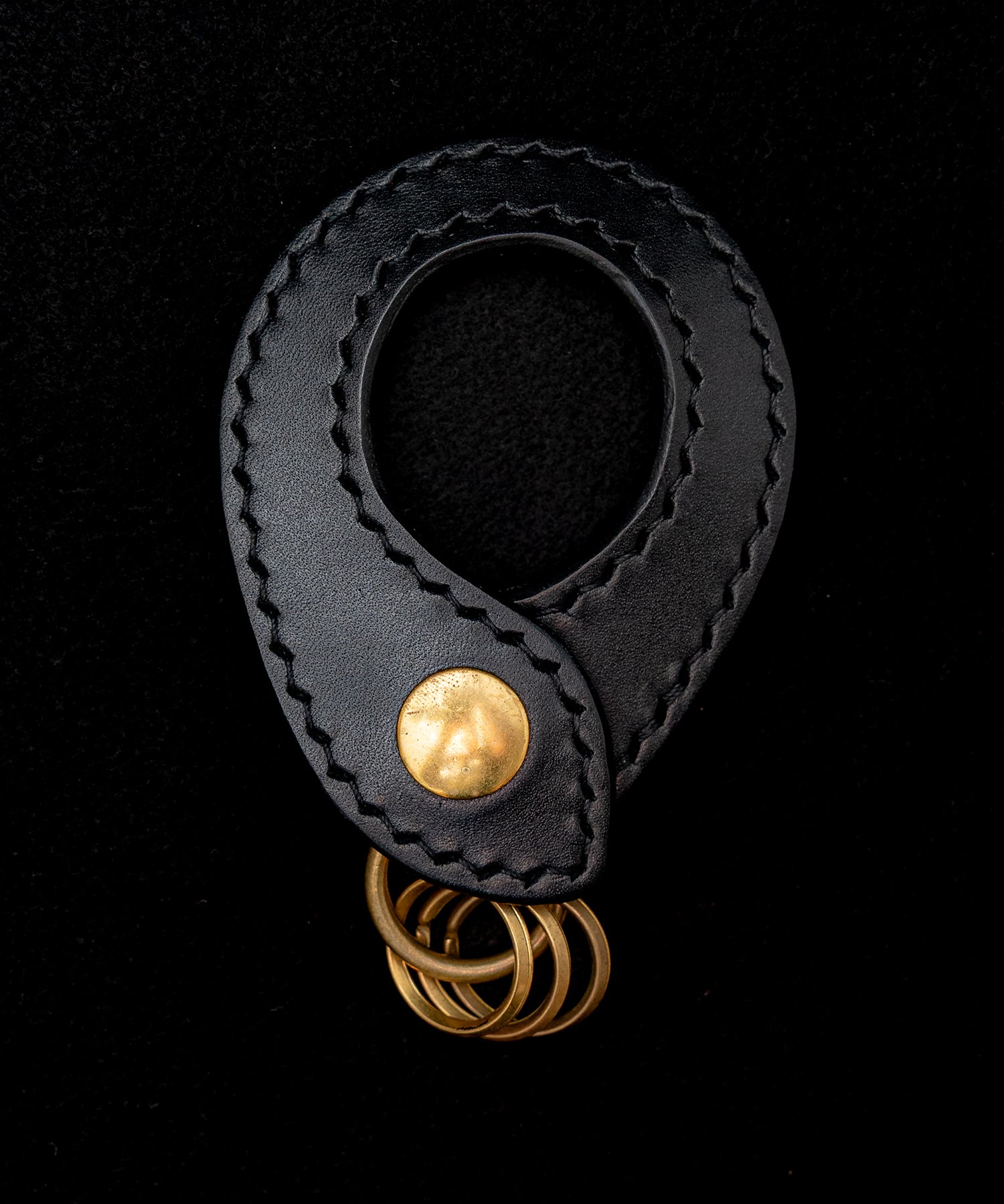 ZOOL LEATHER(ズールレザー)Oval Leathet Keyholder With Stitching