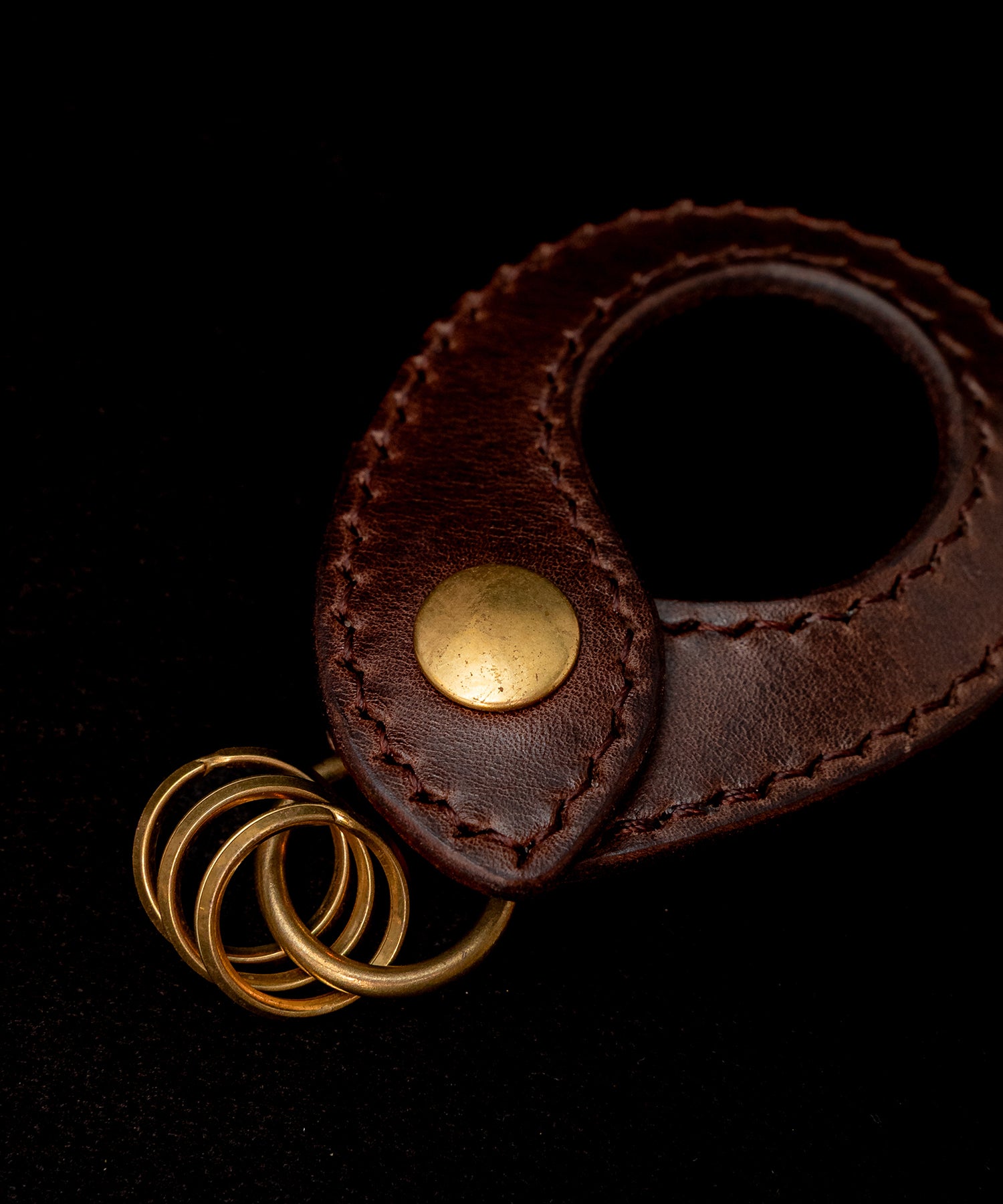 ZOOL LEATHER(ズールレザー)Oval Leathet Keyholder With Stitching