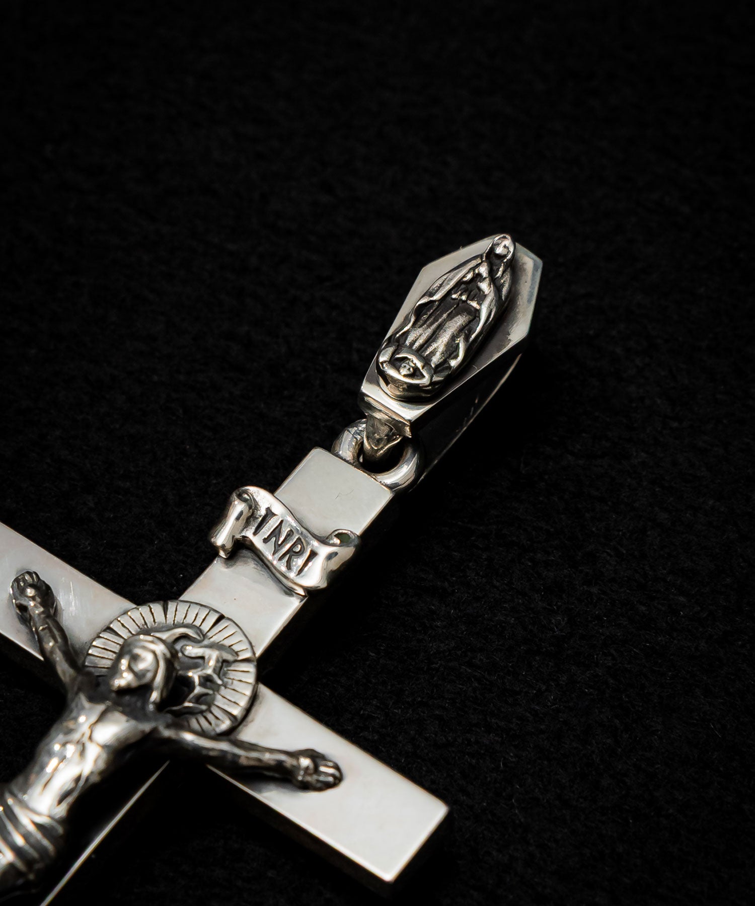 Cross treasures　クロストレジャーズ　初版、ジャンパラ付き VALENTINE GIFTにおすすめ】ーK18 TEXTURE CROSS CHARMー – GINZA SIX